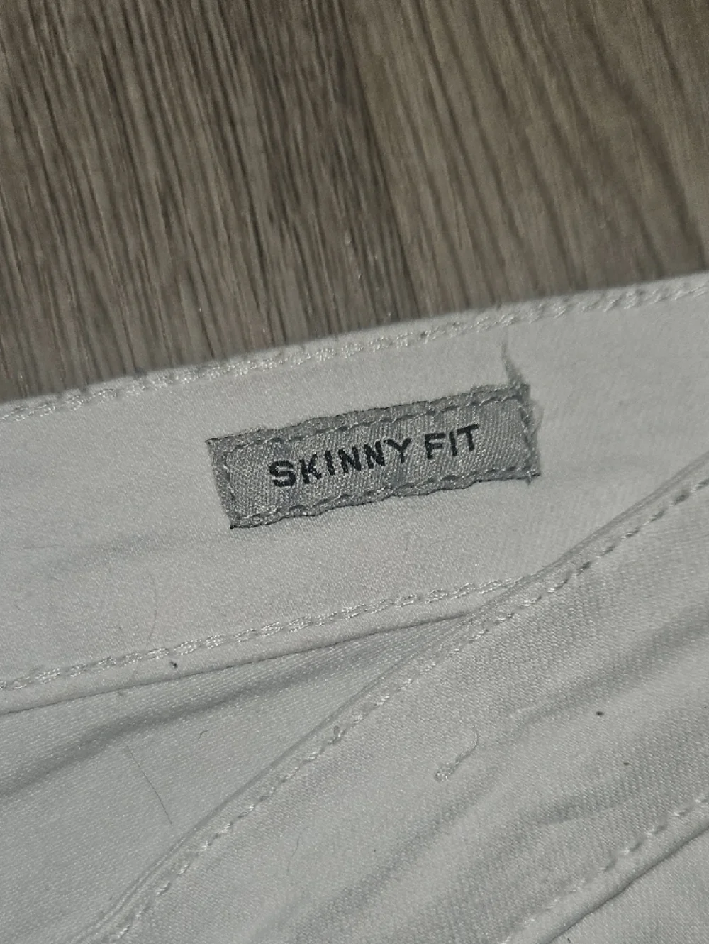 Judy Blue White Ankle Cropped Jeans